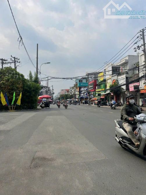 Cơ hội đón đầu tuyến Metro số 2 - Nhà MT 188 Cách Mạng Tháng 8, Q3 . DT:5.52x26m (vuông) - 2