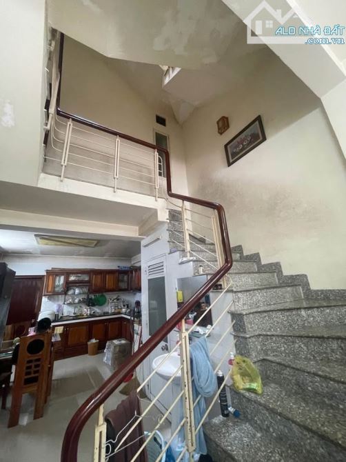 CẦN BÁN NHANH NHÀ 3 TẦNG ĐƯỜNG LƯU TRỌNG LƯ - CÁCH SÔNG 200M - GIÁ 6,X TỶ - 2