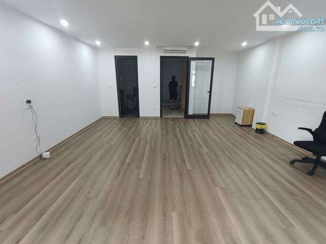 Cho thuê nhà liền kề Nguyễn Tuân, Thanh Xuân 75m2 x 6 tầng, Thông sàn thang máy. Giá 45tr/ - 2