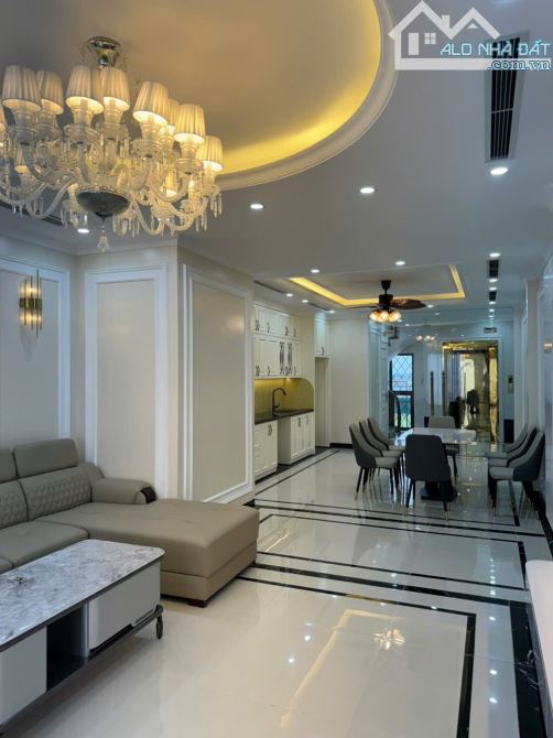 Nhà đẹp Thạch Bàn 81X7T, TM, ngõ ô tô tránh , kinh doanh,  nôi thất đẹp, giá tốt 19.5 - 2