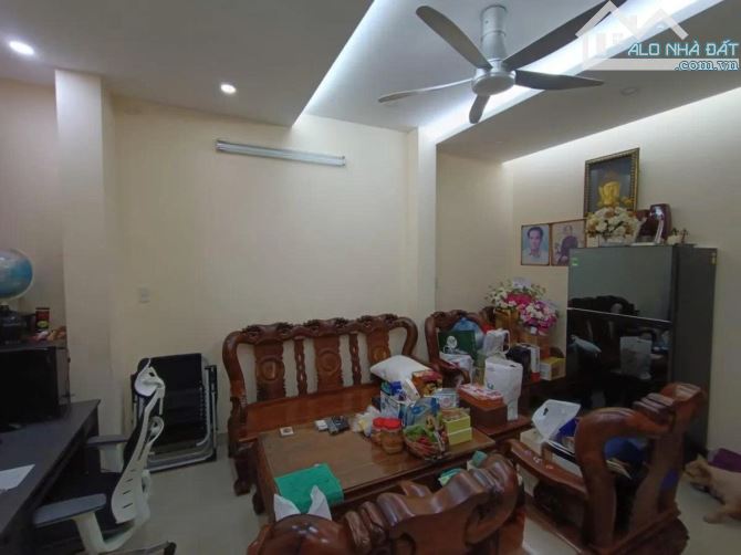 Bán nhà mặt tiền Trịnh Văn Cấn, Q1 – 6 tầng – 64m² – Giá 47.5 tỷ TL – Cách Chợ Bến Thành 5 - 2