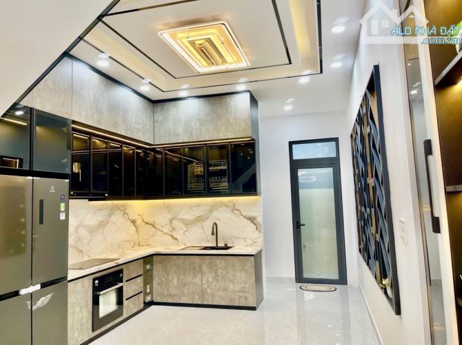 NHÀ 4 TẦNG ĐẸP - NỘI THẤT CAO CẤP - HẺM XE HƠI - 7.8 TỶ PHÚ MỸ Q7   Diện tích 62m² (4x15.5 - 2