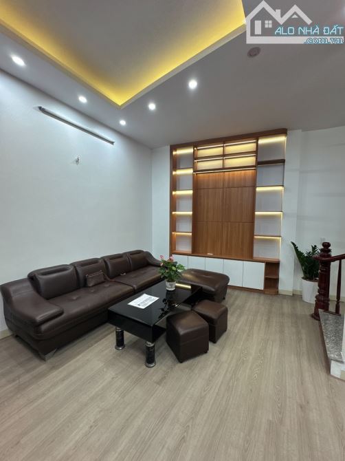 Nhà phố Trạm – 46.3m2 – 7.4 tỷ - Cách ô tô17m – Chân cầu Vĩnh Tuy – Đi bộ sang Aeon Mall - 2