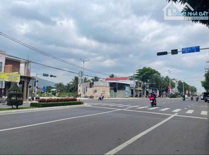 bán nhà mặt tiền đường 23/10. Tây Nha Trang (Vĩnh Trung) 166m2 ngang 6,5m. chỉ 7,5 tỷ - 2
