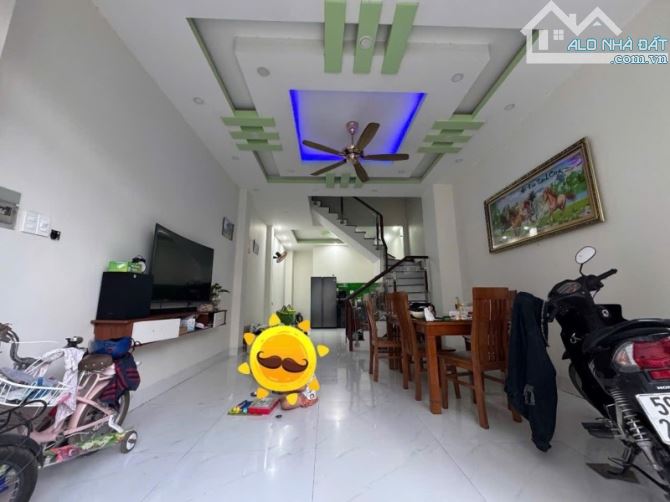 BÁN GẤP NHÀ SIÊU ĐẸP, 3 TẦNG, NGANG 4.5m, 4PN, XE HƠI 7C, VÕ VĂN HÁT, LONG TRƯỜNG, Q9, 4.9 - 2