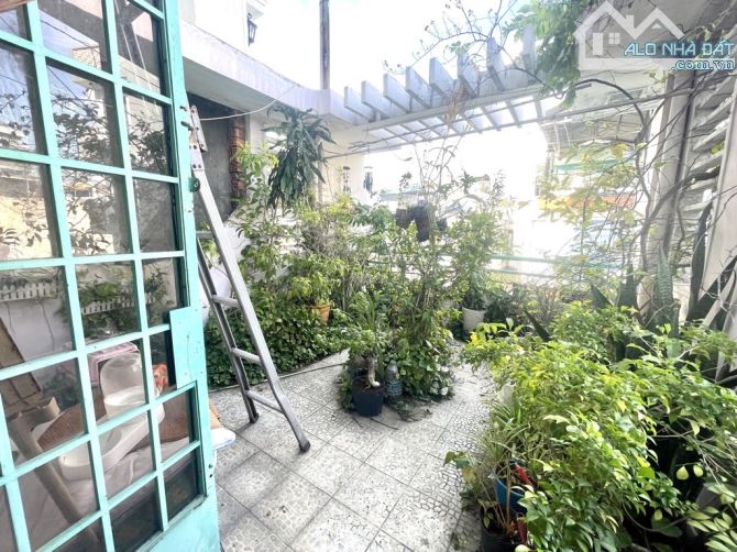 🏠An Dương Vương P4 Q5 . DT 4 × 17,5 , 4 Tầng. Giá 15,3 tỷ TL.  Mô tả:  + Kết cấu 1 trệt 1 - 2
