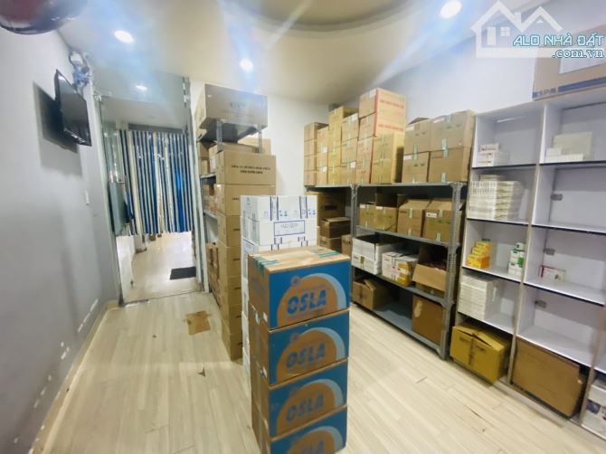 Chủ gấp bán giảm sâu chỉ nhỉnh 13 đồng 90m2 3 tầng trung tâm Quận 10 sẵn dòng tiền 25tr/th - 2