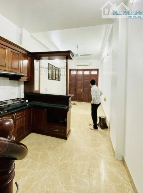 BÁN NHANH NHÀ 5 TẦNG KIM QUAN, VIỆT HƯNG- DÂN TỰ XÂY, NGÕ XE TẢI- CHẴN 6 TỶ - 2