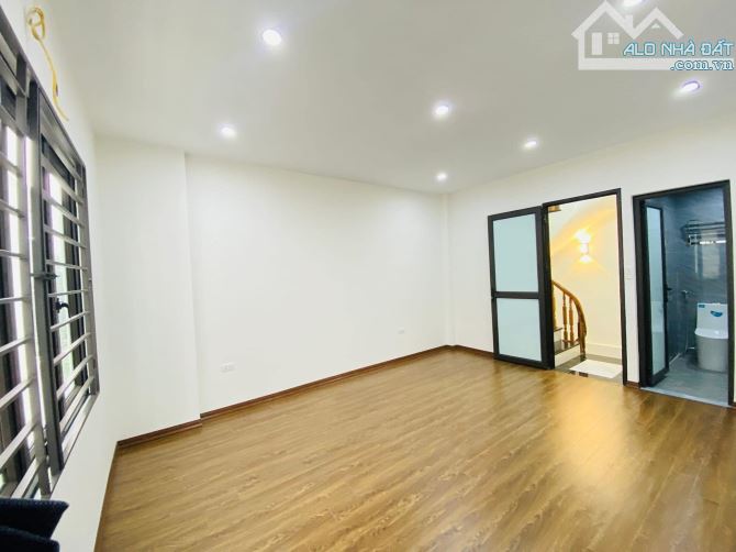 NHÀ ĐẸP PHỐ MINH KHAI – 3 BƯỚC RA PHỐ – 4 TẦNG 30 M2 CHỈ 6.2 TỶ – TRUNG TÂM HAI BÀ TRƯNG - 2