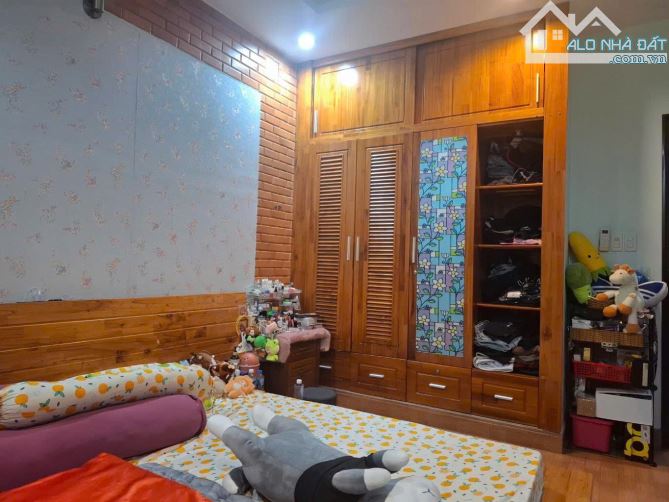 NHÀ BÁC SĨ LÂU ĐỜI, HẺM 7m - 1/ LẠC LONG QUÂN - 4.2x16, 4 TẦNG - 8 TỶ - 3
