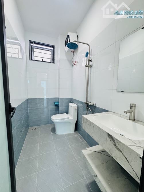 ĐÔNG BA -THƯỢNG CÁT 37 M 5 TẦNG MT 4,3 M GIÁ 5,3 tỷ  Vị trí đẹp trung tâm phường Thượng Cá - 3