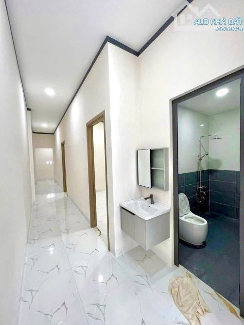 Do chuyển đổi công tác nên bán gấp căn cấp 4 mới xây - 3