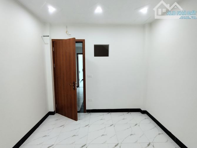 BÁN NHÀ MẬU LƯƠNG ,KIẾN HƯNG ,32M2 ,NHÀ 5T ,NGAY GẦN CHỢ GIÁ HƠN 5 TỶ - 3
