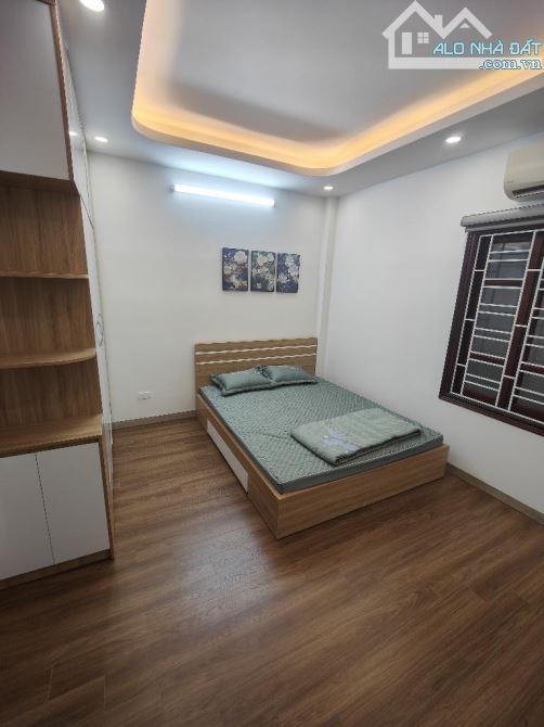 BÁN NHÀ TRẦN THÁI TÔNG CẦU GIẤY DÂN XÂY LÔ GÓC 5 TẦNG GẦN PHỐ DỊCH VỌNG HẬU 43m NHỈNH 9 TỶ - 3