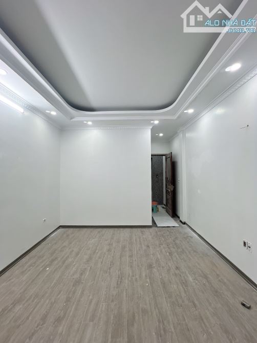 NHÀ VIP TÂN LẠC , 38M² , 5 TẦNG THANG MÁY MỚI TINH , MẶT TIỀN 4M , CỰC GẦN PHỐ , 9,3 TỶ - 3