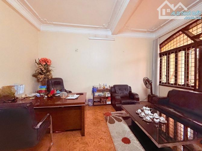 MẶT PHỐ HOÀNG QUỐC VIỆT – VỈA HÈ 6M – TÒA VĂN PHÒNG HIỆN ĐẠI – 5 TẦNG – 121m² – 49 TỶ - 3