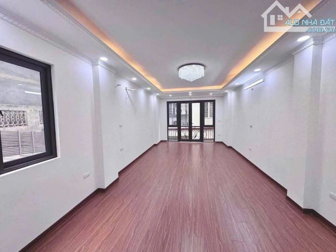 NHÀ 7 TẦNG THANG MÁY - NGÕ Ô TÔ NHỎ - KINH DOANH - 3 MẶT THOÁNG ,  - DT 50m x 7T , Mt 4.5M - 3