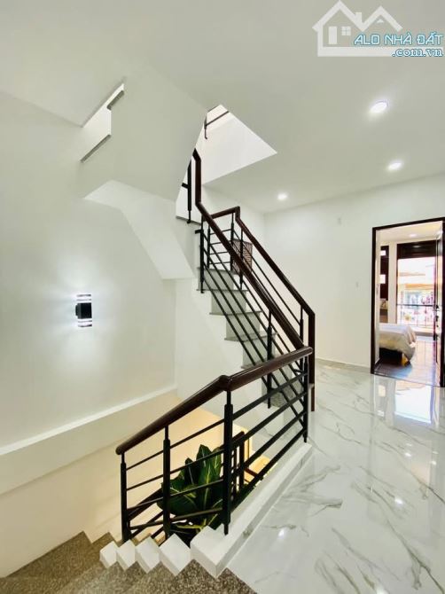Kẹt vốn bán gấp nhà Trần Phú, Quận 5. Giá 4,2 tỷ/51m2, hẻm xe hơi - 3