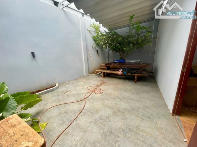 NHÀ CẤP 4 RỘNG - ĐẸP MTKD - ĐỖ XUÂN HỢP - P. BMT -DT: 6.5X41M THỔ CƯ 100M2 - GIÁ: 6.25 TỶ - 3