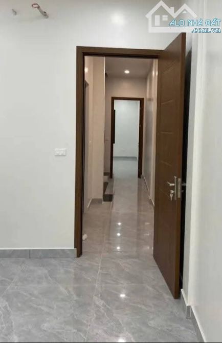 NHÀ ĐẸP MỚI NGÕ 75 NGUYỄN TRÃI. THOÁNG TRƯỚC SAU, Ô TÔ NGỦ TRONG NHÀ - THANG MÁY. - 3