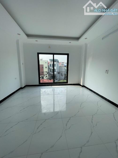 BÁN NHÀ TRUNG TÂM PHƯỜNG THẠCH BÀN – 31M² – GIÁ 5.98 TỶ – NHÀ ĐỘC LẬP – Ô TÔ ĐỖ CỔNG - 3