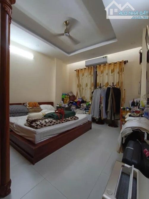 Bán nhà mặt tiền Trịnh Văn Cấn, Q1 – 6 tầng – 64m² – Giá 47.5 tỷ TL – Cách Chợ Bến Thành 5 - 3