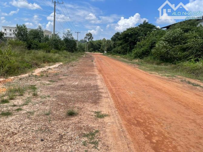 》B.án 3 thửa đất CCN-Tam Phước . Biên Hòa  ●Diện tích:  Thửa 1: 16.000m² (80×200) Thửa 2: - 3