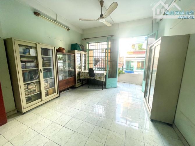 🏠An Dương Vương P4 Q5 . DT 4 × 17,5 , 4 Tầng. Giá 15,3 tỷ TL.  Mô tả:  + Kết cấu 1 trệt 1 - 3