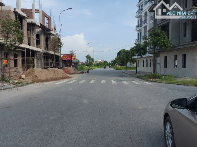 bán gấp lô góc thuộc dự án 4.6 ha lim tiên du, DT 104m2,MT 7.5m. giá chỉ 7.2 tỷ - 3