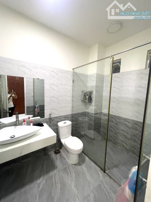 CHỊ AN CHỦ NHÀ KẸT TIỀN BÁN GẤP MTKD TRỊNH QUANG NGHỊ Q8 , 120M2 , ĐƯỜNG 20M , CHỈ 10.2 TỶ - 3