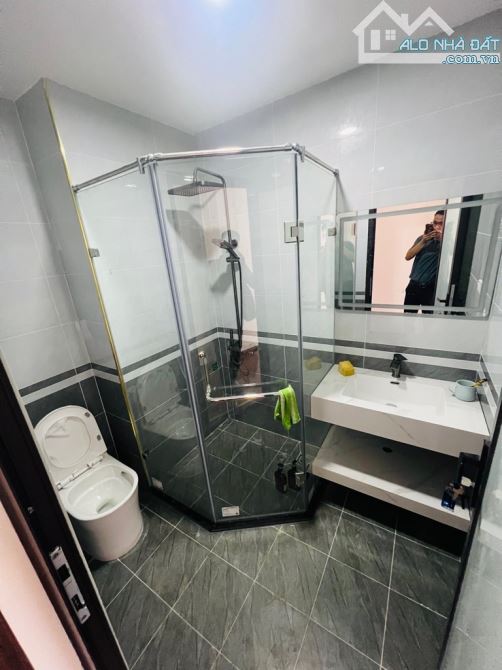 Chỉ 8.7 tỷ Nhà mới Ô tô đỗ - Nguyễn Đức Cảnh, Hoàng Mai - Dt 42m2, 4 Ngủ, MT 4m - 6