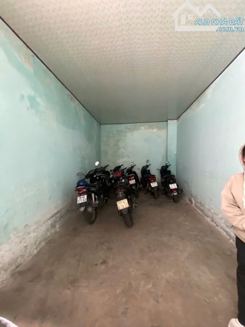 Bán dãy trọ đường Ngô Đến 12 phòng dt 196m2 ngang 8m đường 5m - 4