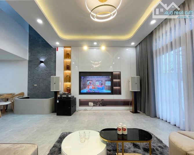 NGAY ĐẦM SEN, HẺM 6M, NHÀ 115m2, 4 TẦNG, NGANG 5.2m, KHUÔNG VIỆT, TÂN PHÚ. 12.3TỶ - 4