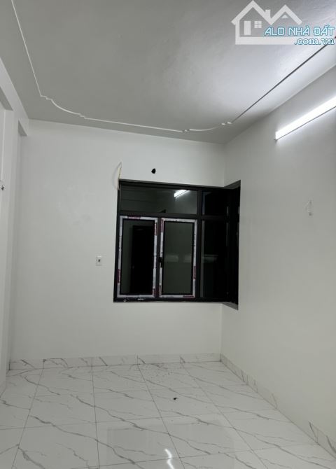 NGỌC THUỴ 65M2 - LÔ GÓC - OTO VÀO NHÀ - NỞ HẬU - DÂN XÂY CHẮC CHẮN - NỘI THẤT CƠ BẢN - 4