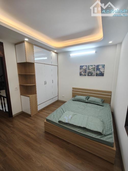 BÁN NHÀ TRẦN THÁI TÔNG CẦU GIẤY DÂN XÂY LÔ GÓC 5 TẦNG GẦN PHỐ DỊCH VỌNG HẬU 43m NHỈNH 9 TỶ - 4