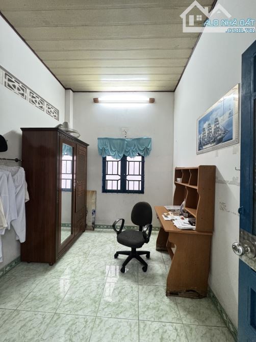 BÁN GẤP NHÀ 2 TẦNG MẶT TIỀN CÔNG VIÊN,DT 120M,LÊ VĂN VIỆT TÂN PHÚ, Giá Hơn 6 tỷ - 4