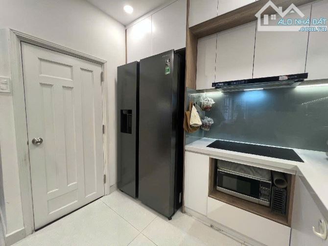 BÁN NHÀ 4 TẦNG BTCT TRẦN BÌNH TRỌNG-NHỈNH 40M2 (4,8X8)- GẦN BÃI GIỮ XE 7,7 TỶ - 4