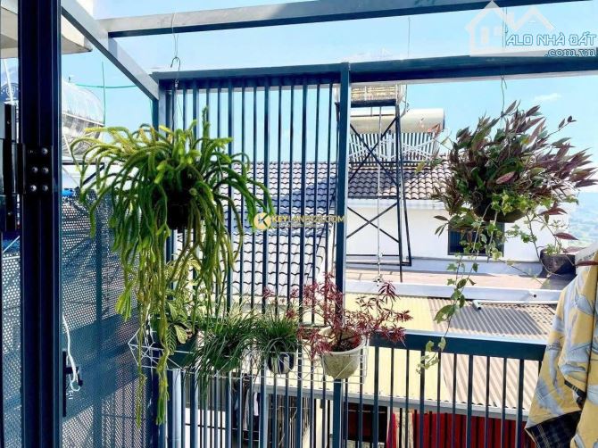 Cần bán gấp nhà phố 3 tầng, diện tích 100,64 m² (ngang 5 m) 3 tầng, 4 phòng ngủ - 4