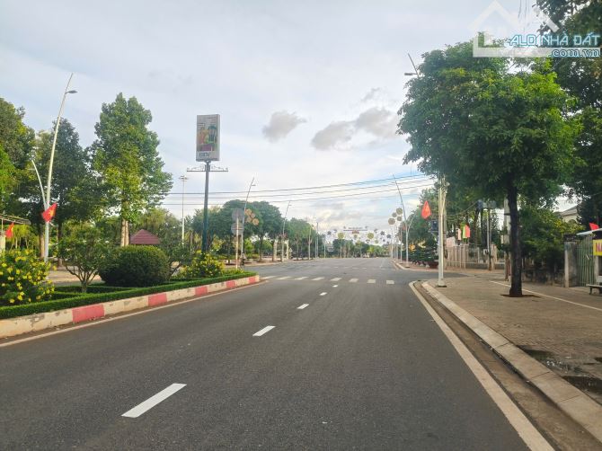MỘT LÔ ĐẤT MẶT TIỀN ĐƯỜNG TRẦN HƯNG ĐẠO - NGÃ GIAO -CHÂU ĐỨC  VT HCM  MỘT LÔ ĐẤT CHỦ GỬI E - 4