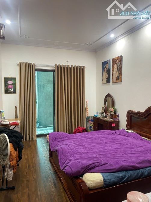 Hiếm – Nhà phố Tư Đình – 6.1 tỷ - 42m2 – Gần khu quân đội – Ô tô 10m – Nhà dân xây - 4