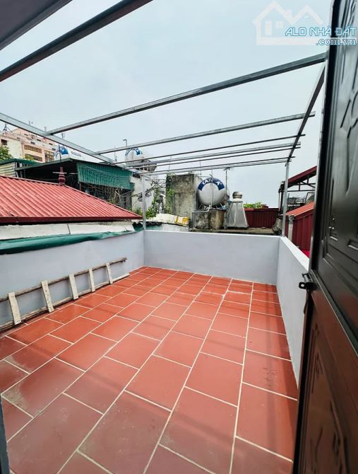 Bán nhà cạnh học viện tài chính, đủ công năng giá hiếm, đi bộ đi học, tô tô đõ cạnh. - 4