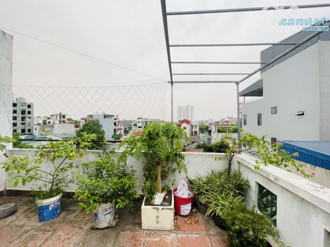 Căn nhà hiếm phố Ngọc Trì – 7.4 tỷ - 52.5 m2 - Ô tô rất gần – Thoáng trước sau - 4