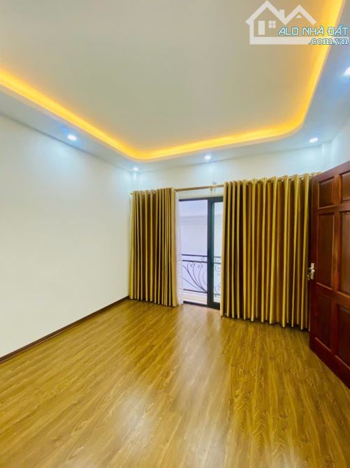Nhà 5 tầng Phúc Đồng- Ngõ thông, ô tô, Vị trí hiếm, Nội thất đẹp- Chẵn 6 tỷ - 4