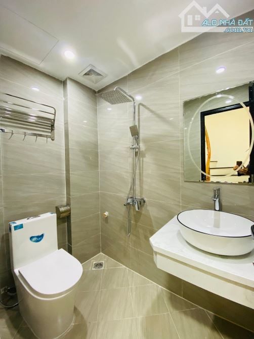 NHÀ ĐẸP PHỐ MINH KHAI – 3 BƯỚC RA PHỐ – 4 TẦNG 30 M2 CHỈ 6.2 TỶ – TRUNG TÂM HAI BÀ TRƯNG - 4