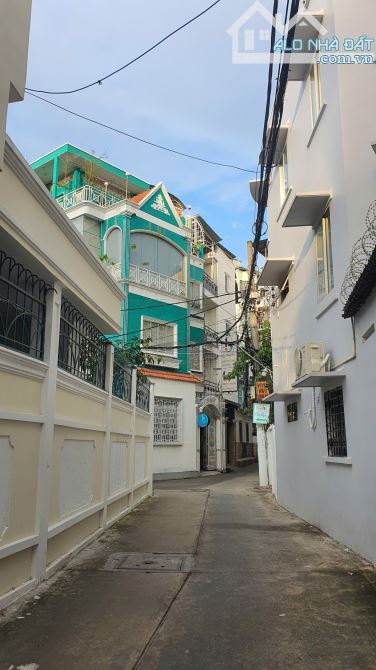BÁN NHÀ CỰC ĐẸP 3 TẦNG DT 300 m2 VÕ THỊ SÁU, P. TÂN ĐỊNH, TP.HCM GIÁ CHỈ NHỈNH 30 TỶ - 4