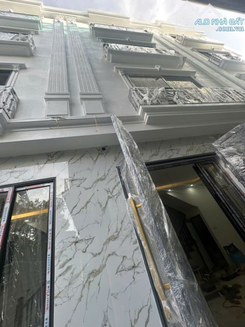 Bán nhà siêu đẹp, tiện ích công năng đầy đủ. 32m2x4T. ô tô đỗ cửa, chủ xây chắc chắn. - 4