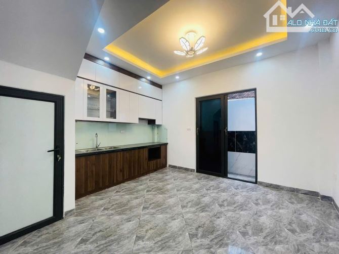 Ô TÔ Đỗ Cửa- Bán nhà 4T xây mới DT 45M2 - Gía 3ty950 ngay gần ĐL Thăng Long , vành đai 4 - 5