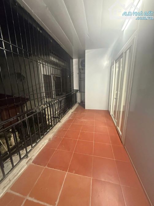 Cho thuê nhà ngõ Đặng Văn Ngữ 50 m2* 3 tầng 3pn 3vs - Giá 14,5 Triệu - 5