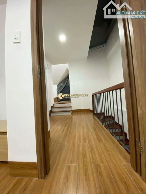 Cần bán gấp nhà phố 3 tầng, diện tích 100,64 m² (ngang 5 m) 3 tầng, 4 phòng ngủ - 5