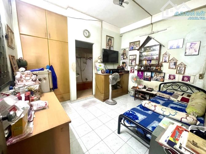 🏠An Dương Vương P4 Q5 . DT 4 × 17,5 , 4 Tầng. Giá 15,3 tỷ TL.  Mô tả:  + Kết cấu 1 trệt 1 - 5